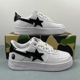 A Bathing Ape Sneakers da uomo in pelle verniciata Bape Sta bianco