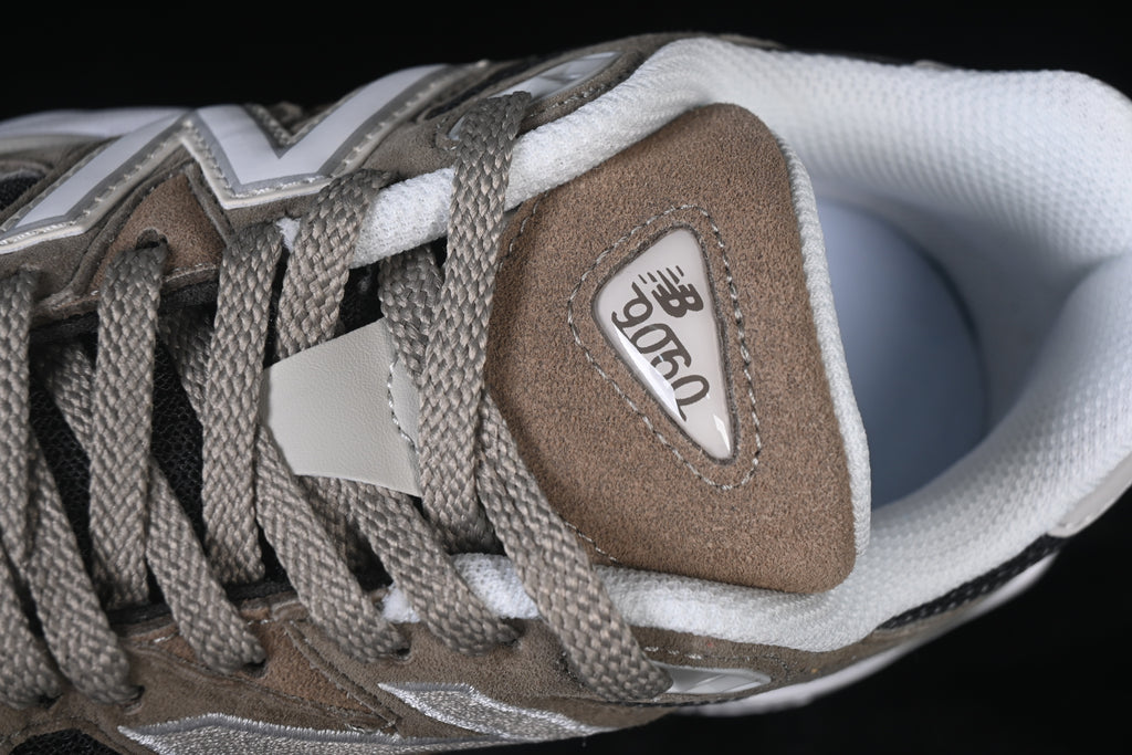 New Balance NB 9060 Fall Suedes Arid Stone