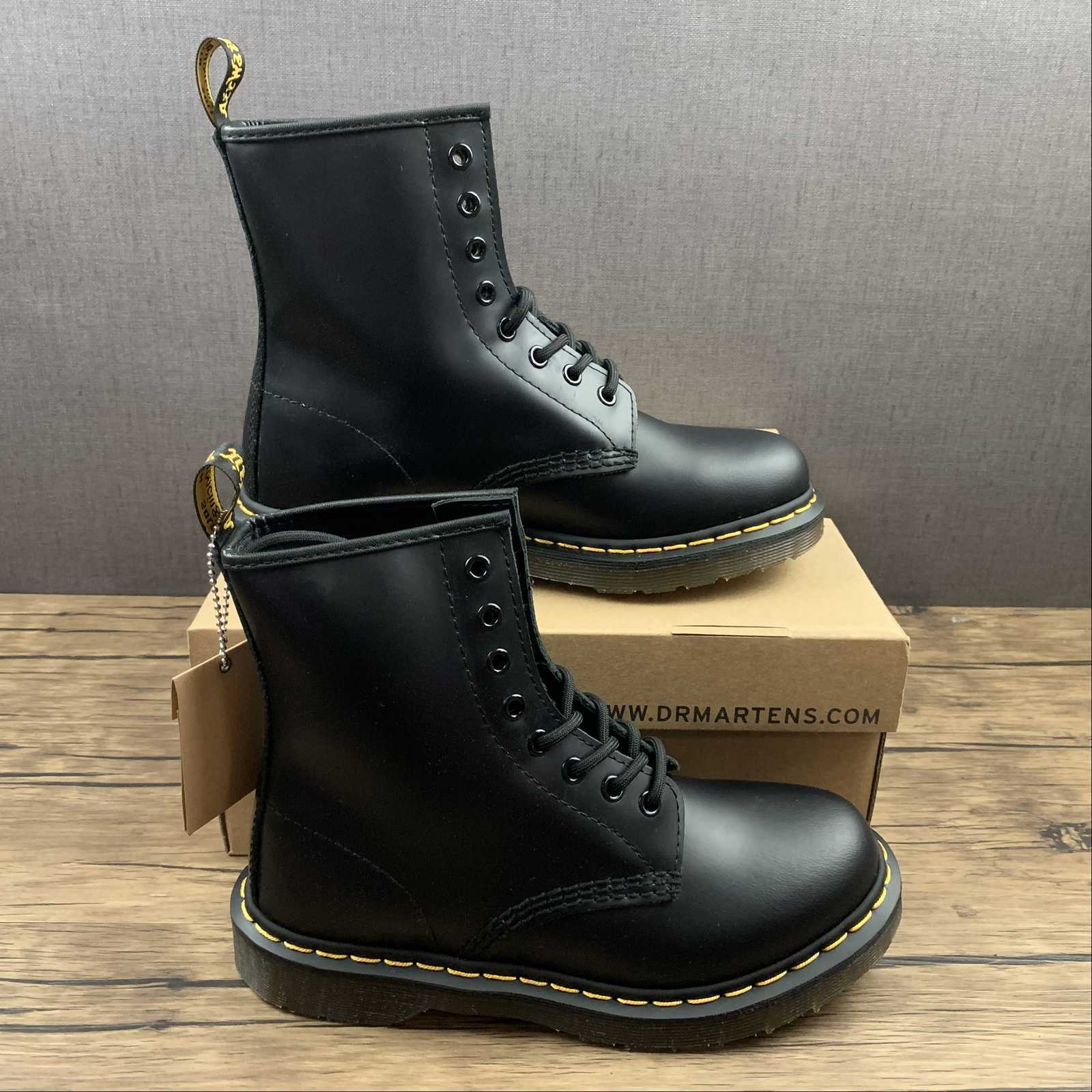 DR. MARTENS stivaletto anfibio nero stringato 1460 pelle liscia 11822006