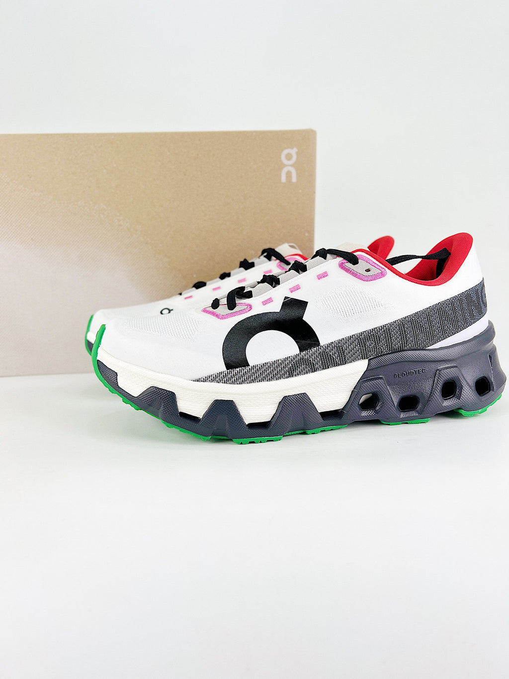 On Cloud Running Cloudmonster Hyper White-Black