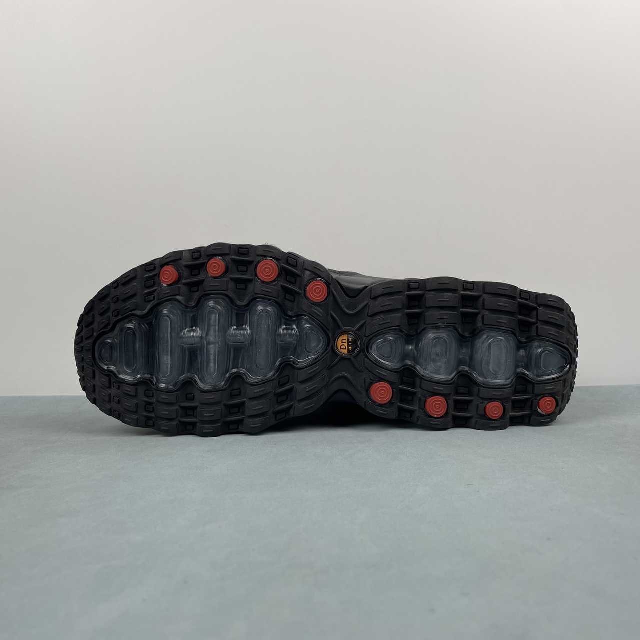 Nike Air Max Dn8 Black Metallic Dark Grey