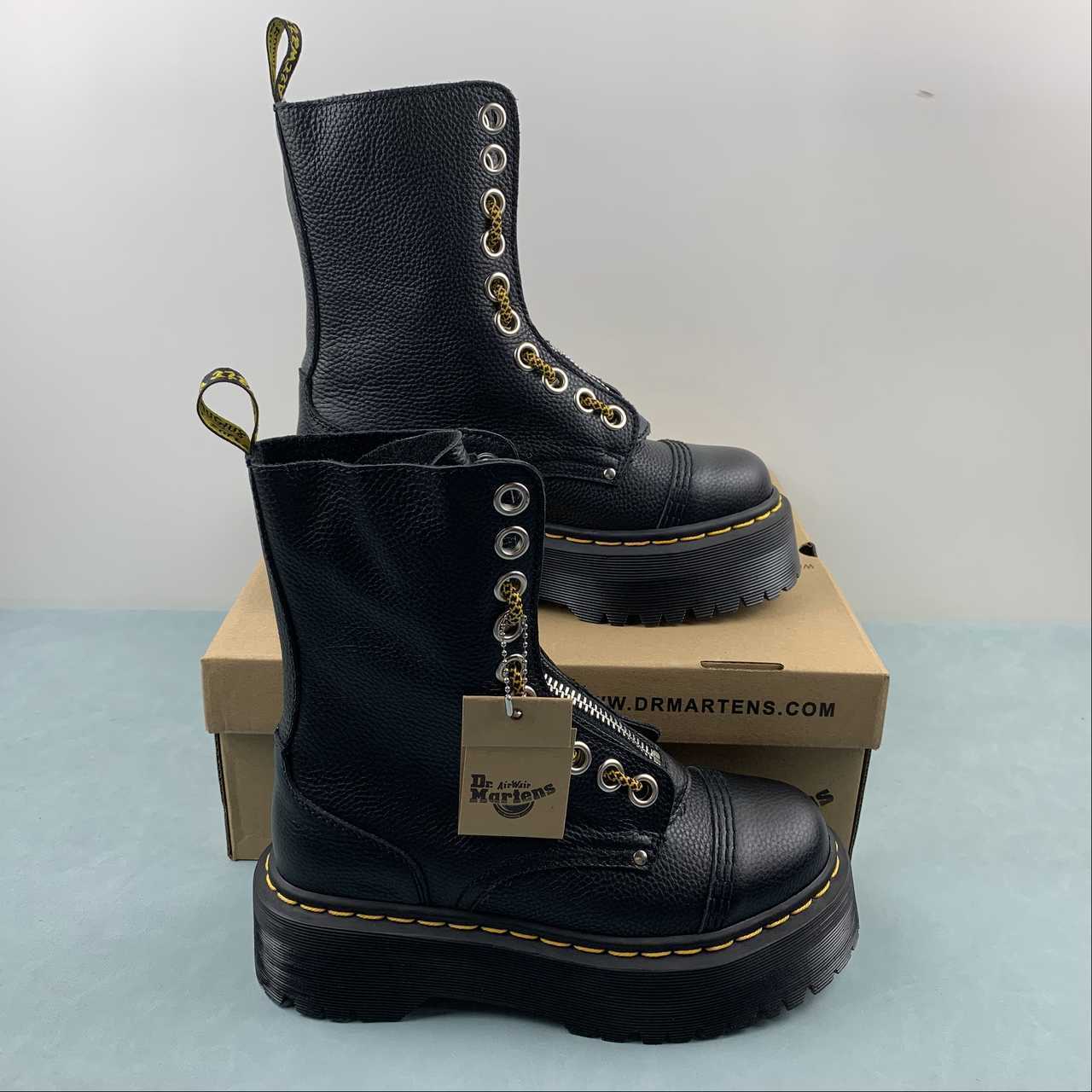 DR. MARTENS Anfibi Sinclair Hi Max in pelle martellata