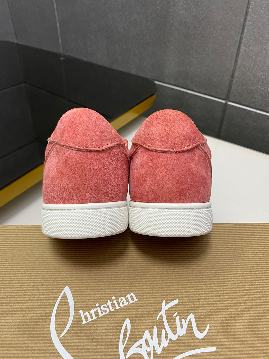 Christian Louboutin sneakers salmone Louis Junior Spikes Suede