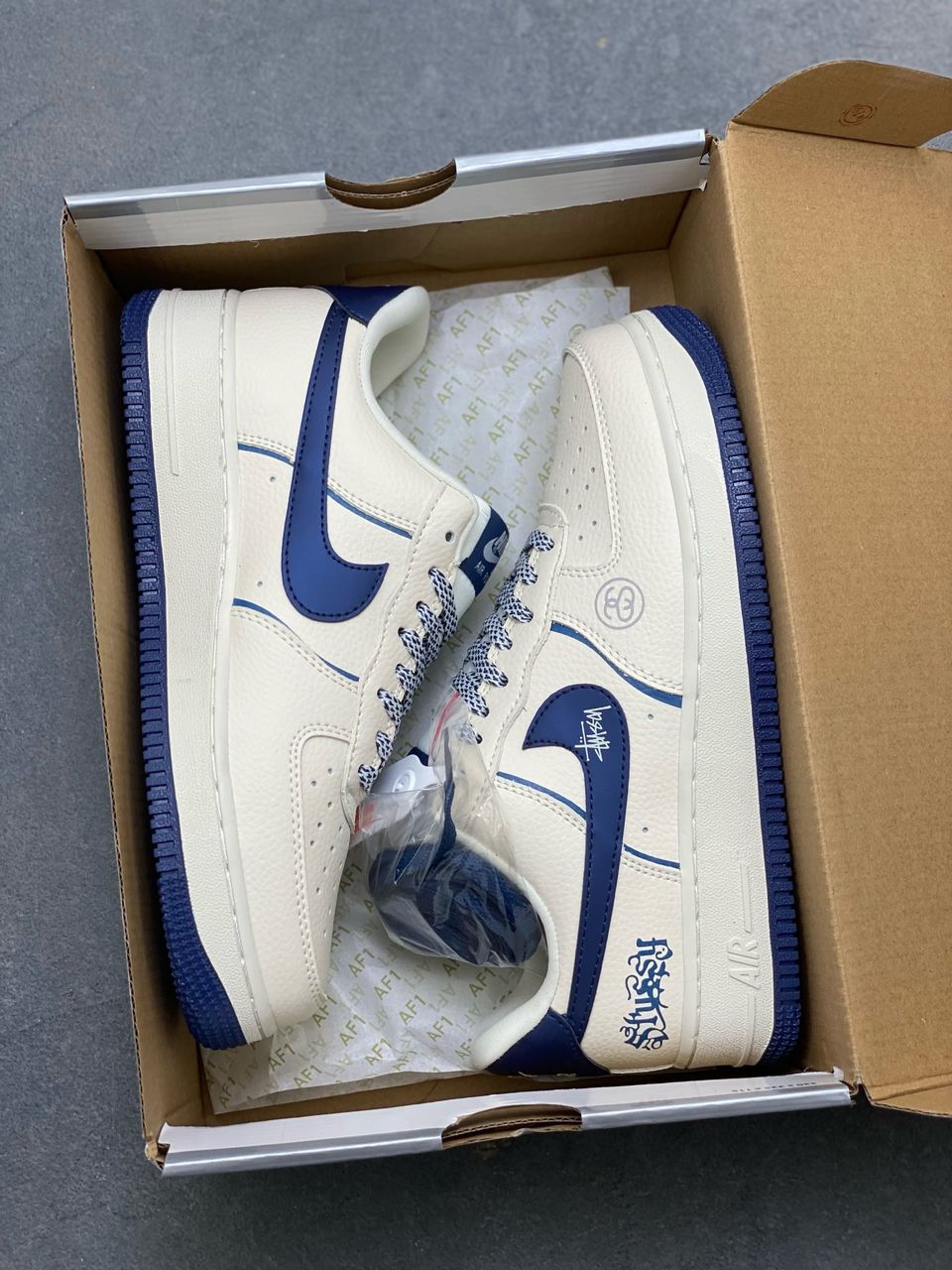 Nike Air Force 1 07 Low x Stussy beige blue