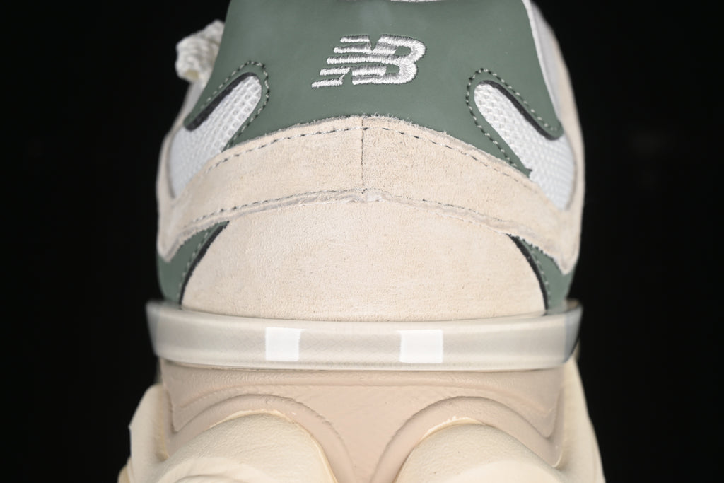New Balance NB 9060 "Juniper" Green Off White Linen