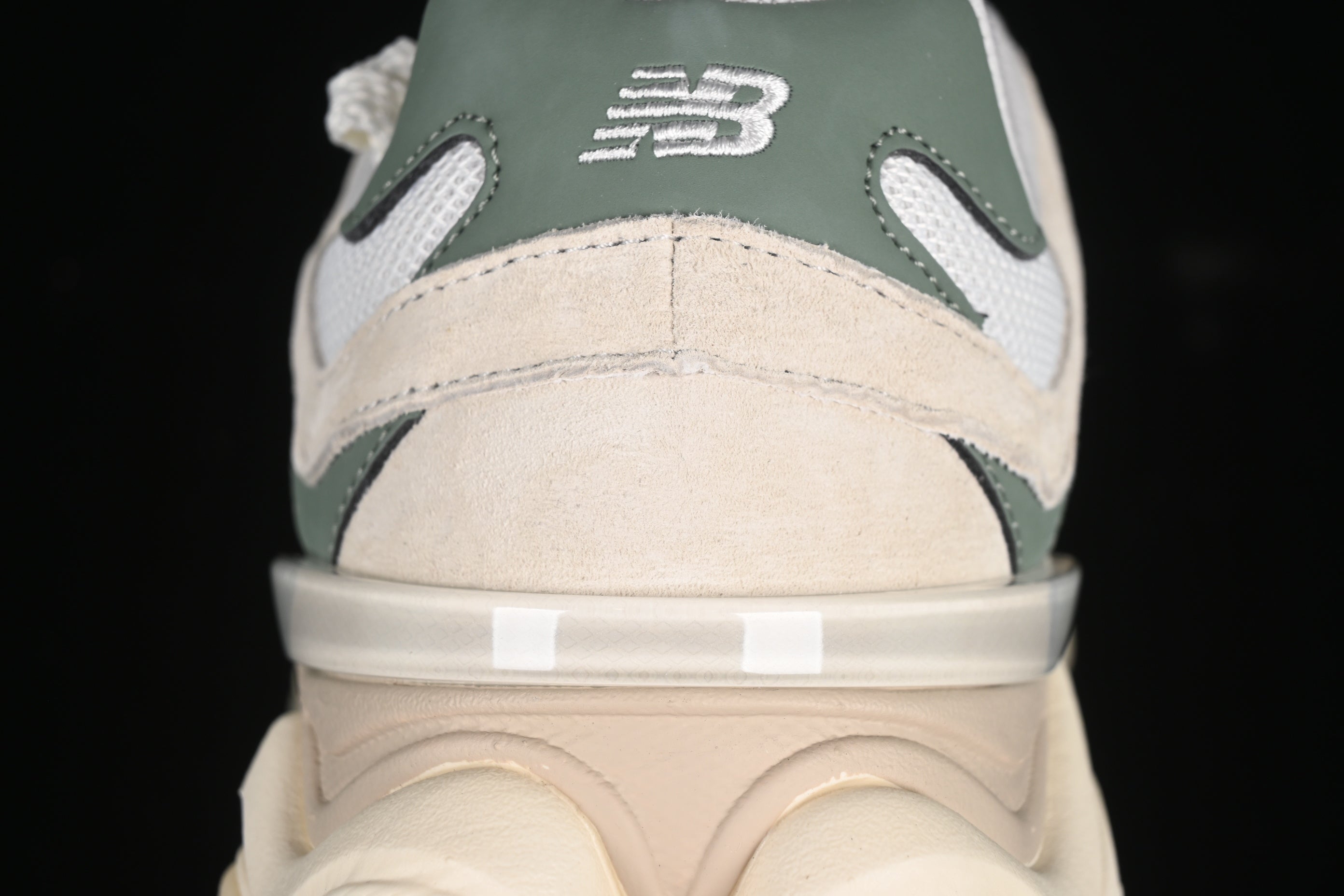 New Balance NB 9060 "Juniper" Green Off White Linen