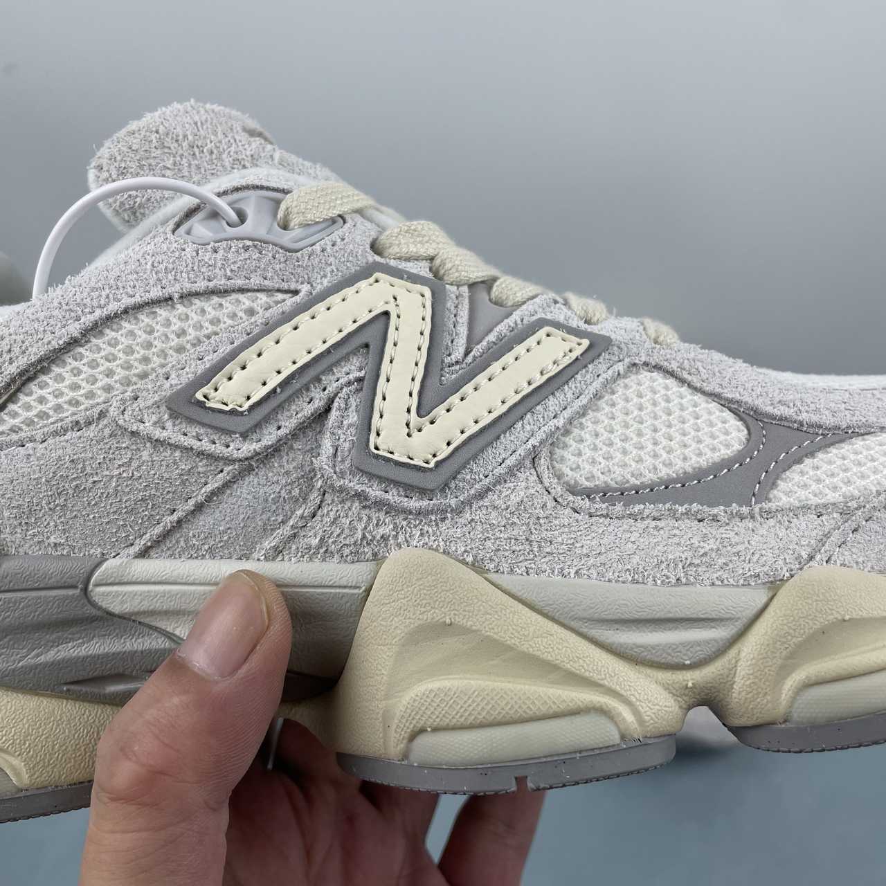 New Balance NB 9060 Quartz Grey
