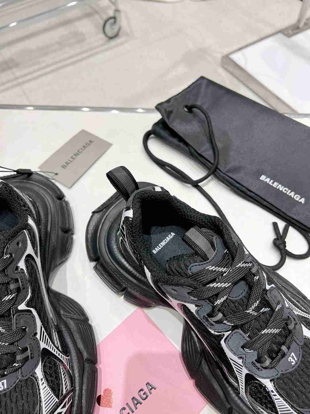 Balenciaga Sneakers 3 XL Black/White