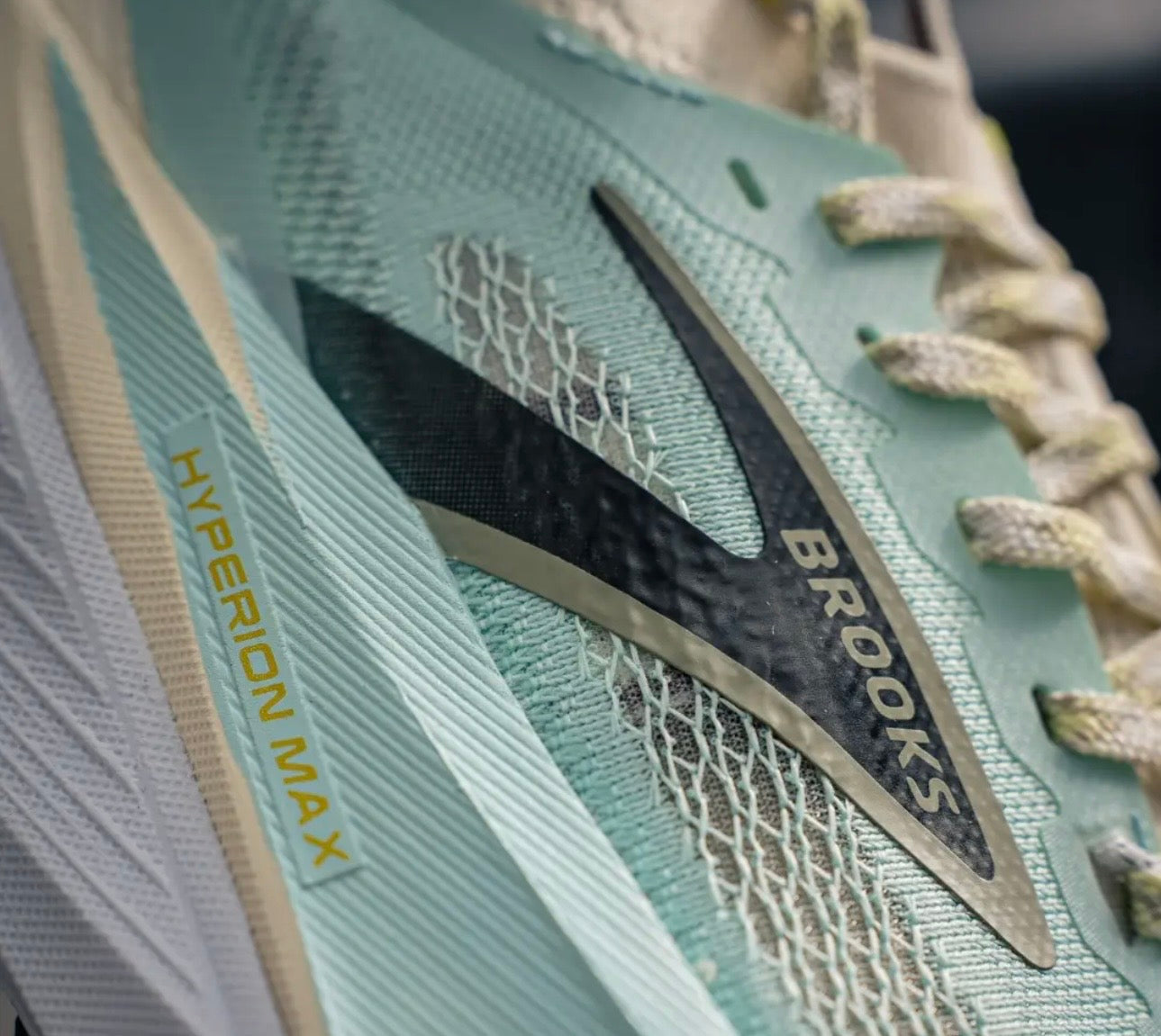 Brooks Hyperion Max 3 Yucca Nightlife