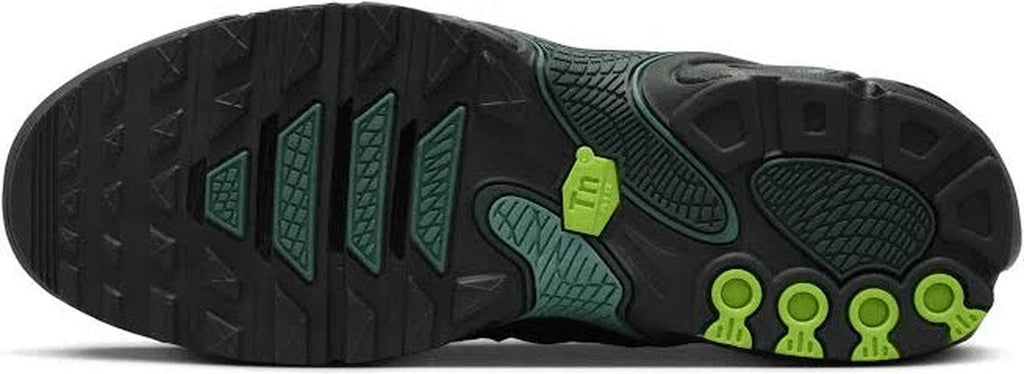 Nike Air Max Plus DRIFT Black Volt